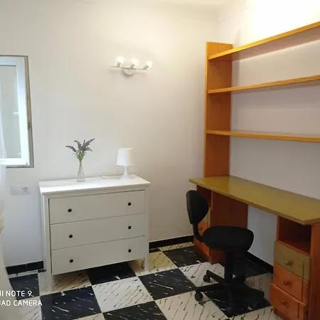 Fantastic, 100 Meters From The Apartment *